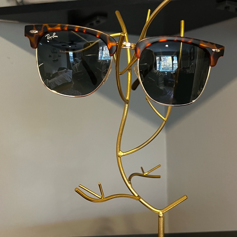 Ray-Ban Clubmaster Classic Polished Tortoise on Gold Sunglasses - Picture 6 of 16